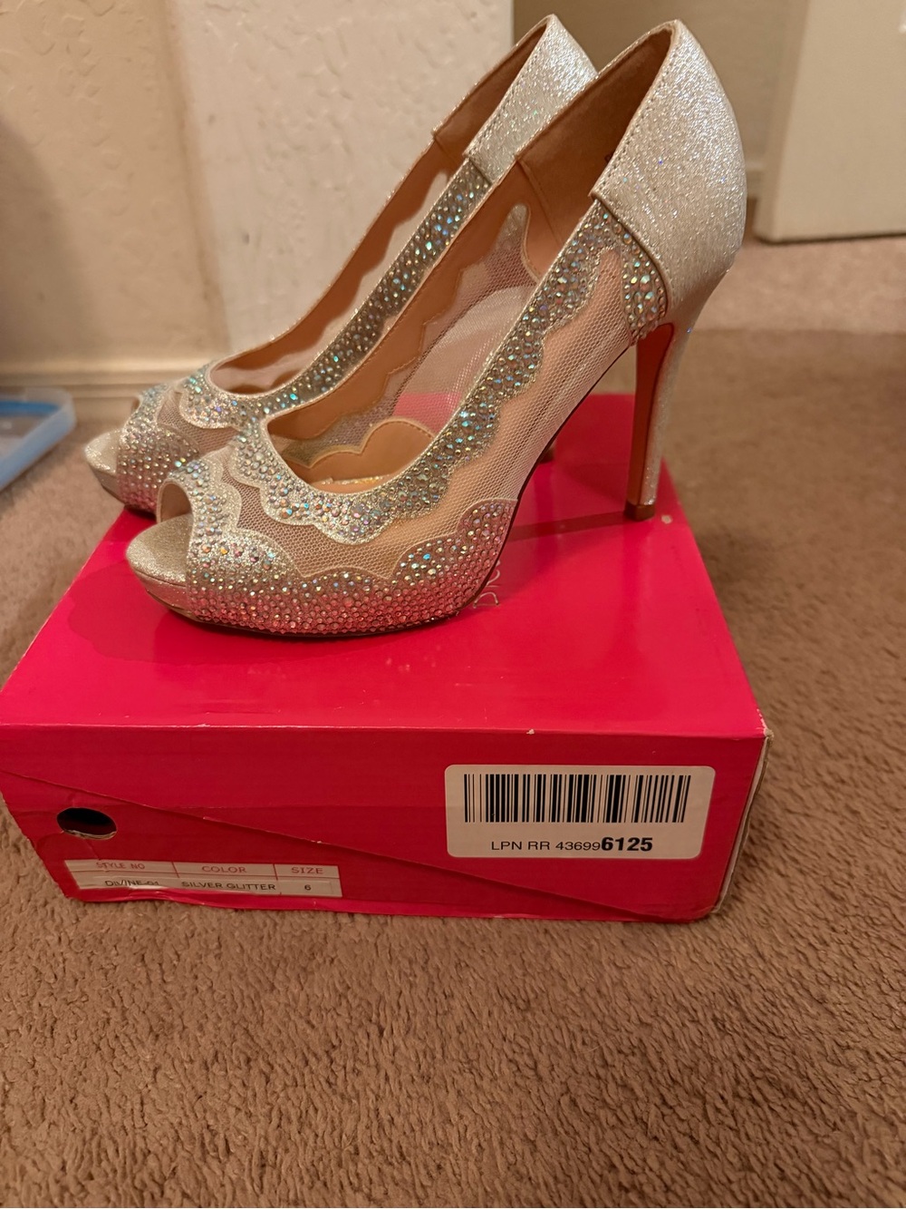 Dream Pairs Silver Glitter Scalloped Peep-Toe Pumps